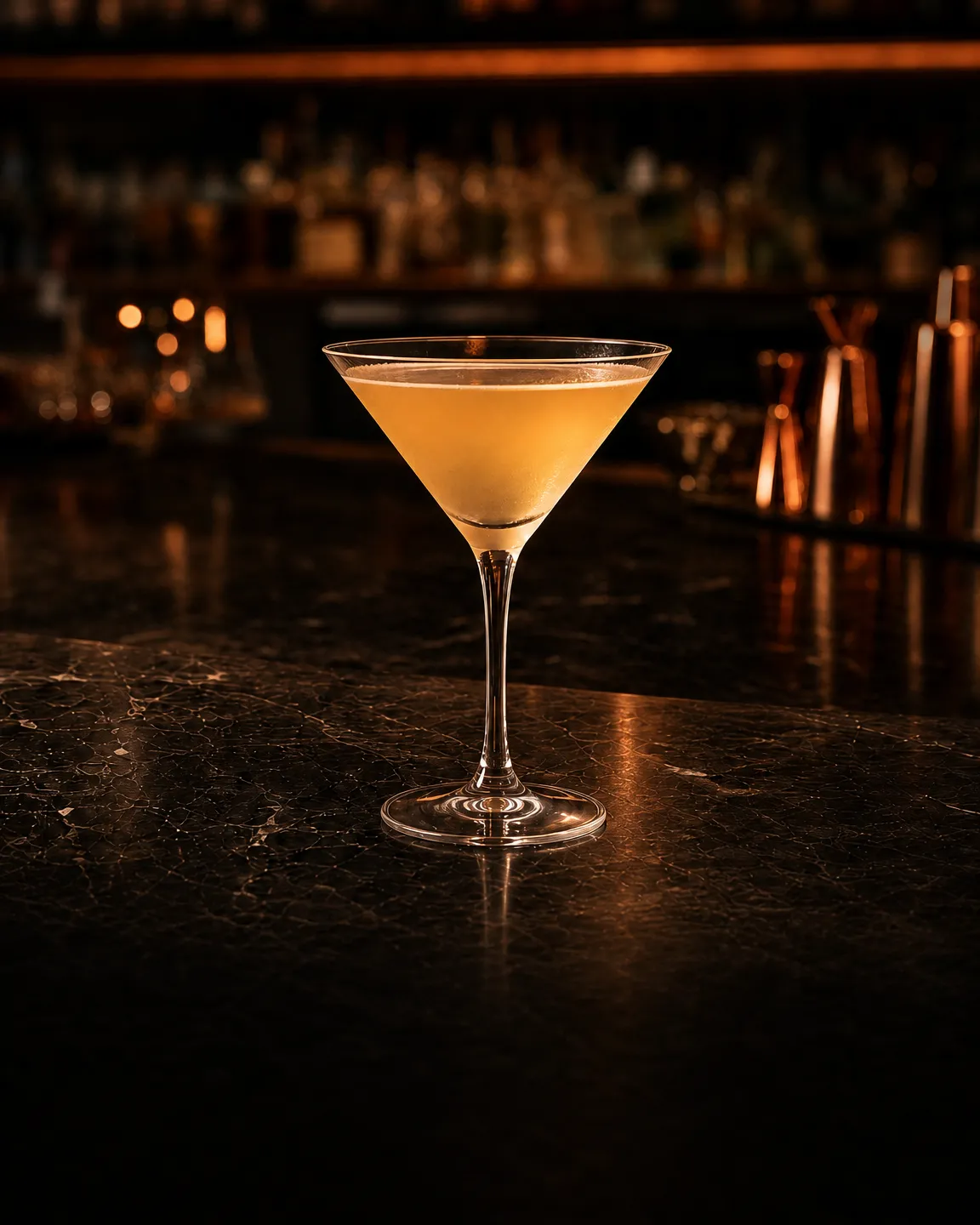 Between the Sheets, cocktail dopocena. Bicchiere: Coppa cocktail (Martini)