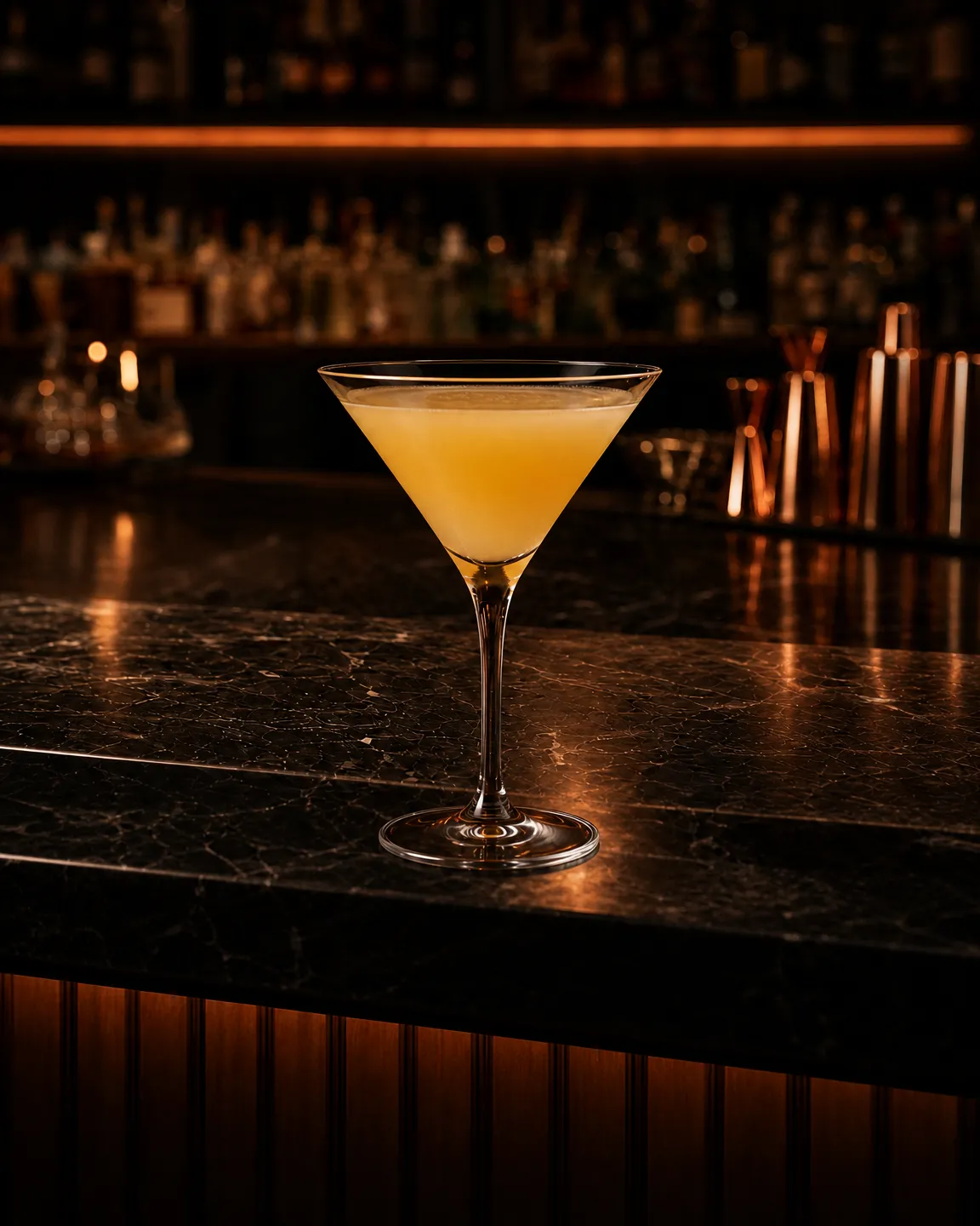 Golden Dream, cocktail dopocena. Bicchiere: Coppa cocktail (Martini)