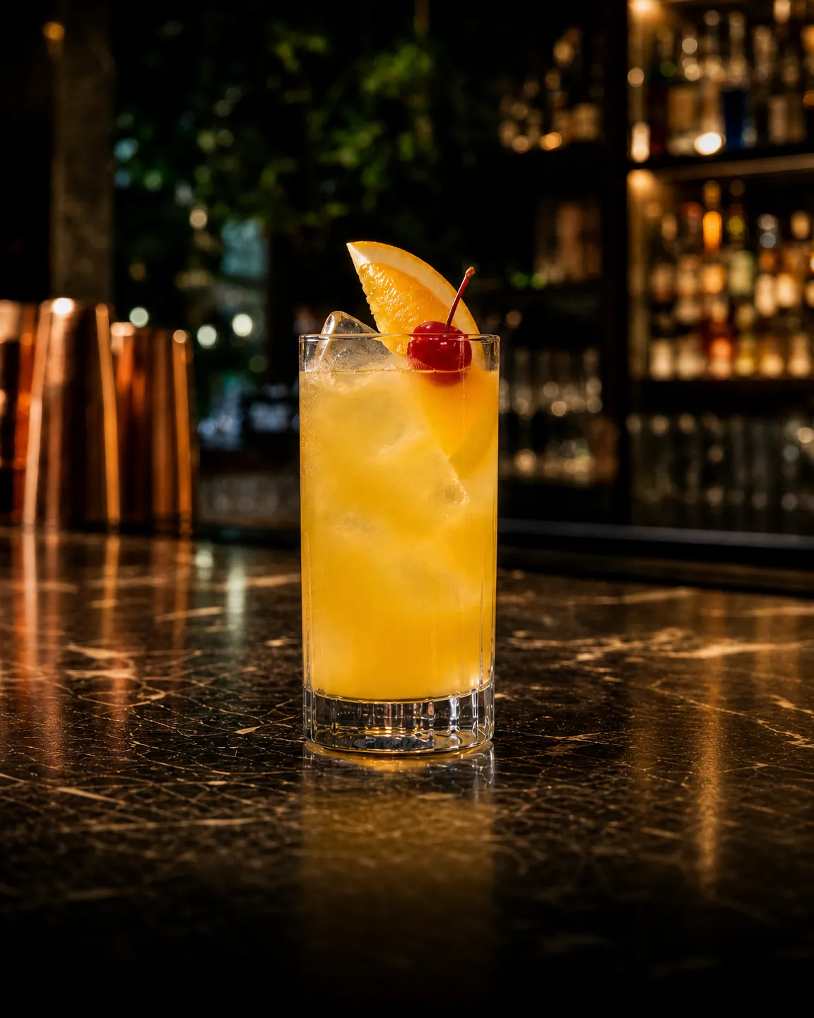 Harvey Wallbanger, long drink. Bicchiere: Highball o Tumbler Medio